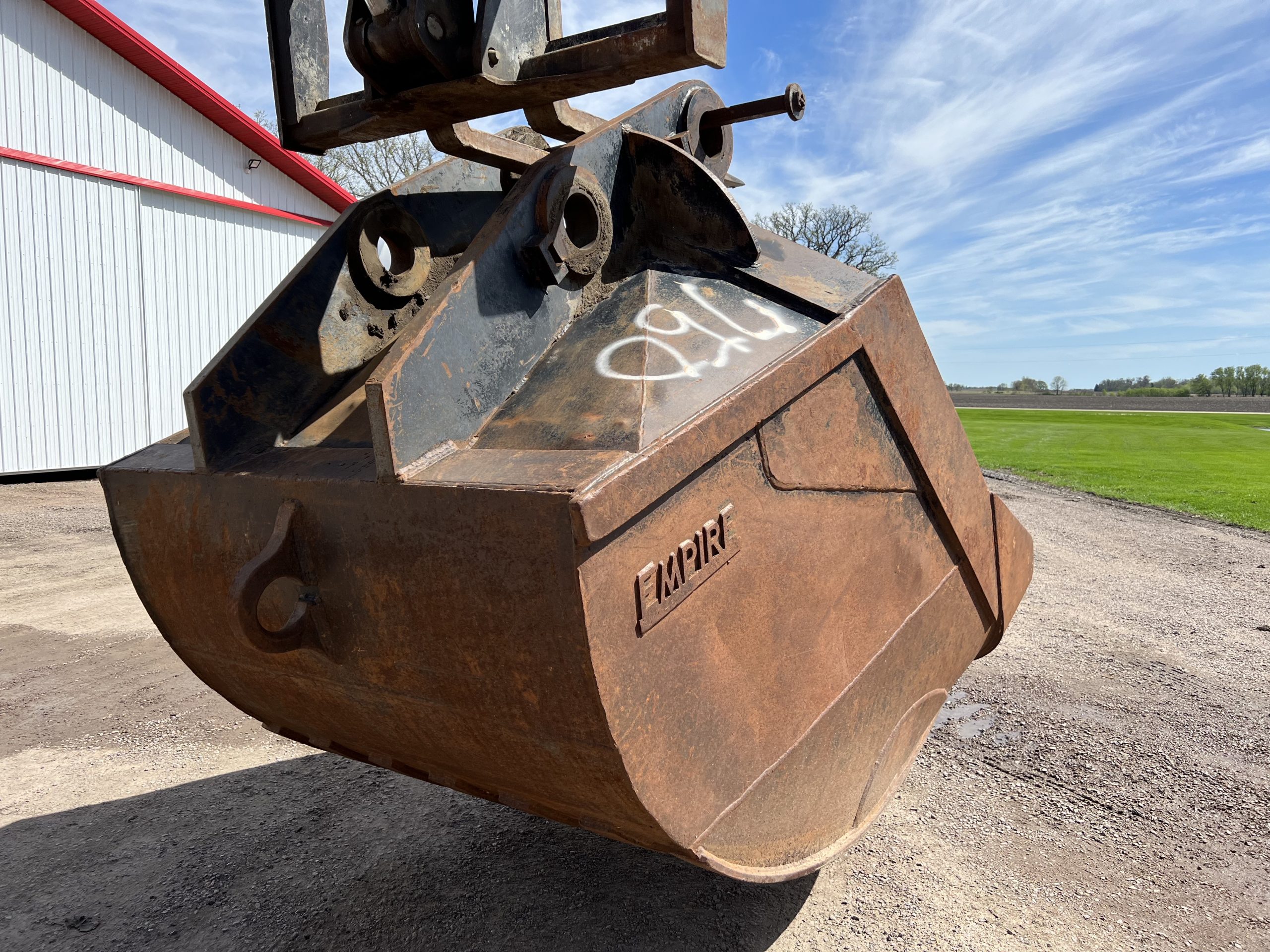 71" Empire Sand Bucket, Hitachi EX750 Excavator