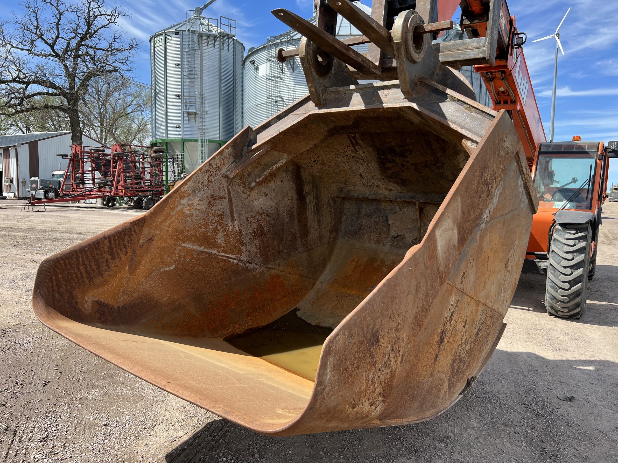 71" Empire Sand Bucket, Hitachi EX750 Excavator