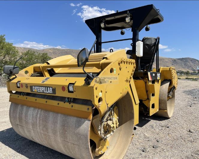 2015 CATERPILLAR CB64