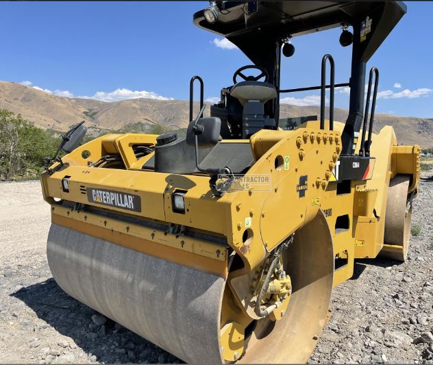 2015 CATERPILLAR CB64