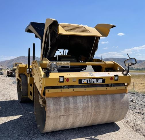 2015 CATERPILLAR CB64